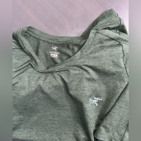 Arc'teryx Men's Green T-Shirt - Picture 3 of 7